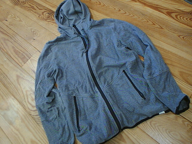 Datei:Pullijacke grau.jpg