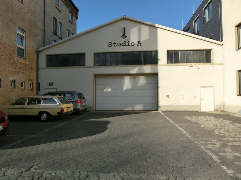 Datei:Schimmel-Hof Parken.JPG